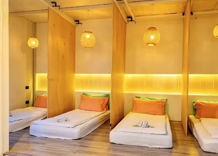 Отель Luna & Loft - Urban Old Town Бангкок